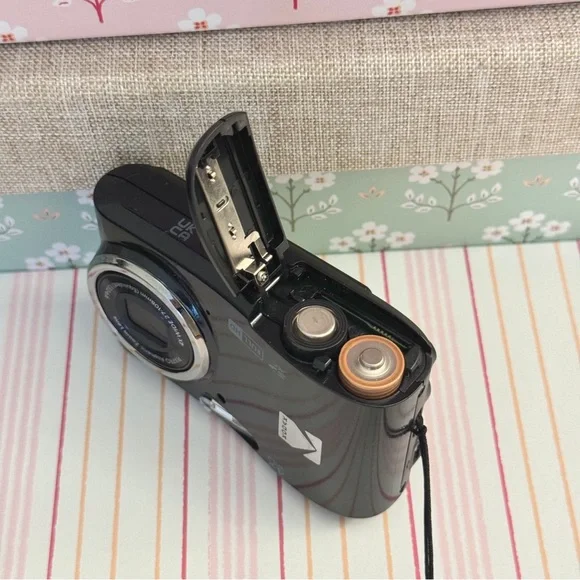 Kodak PixPro FZ45 Black Digital Compact Camera with 4X Optical Zoom Vintage Y2K